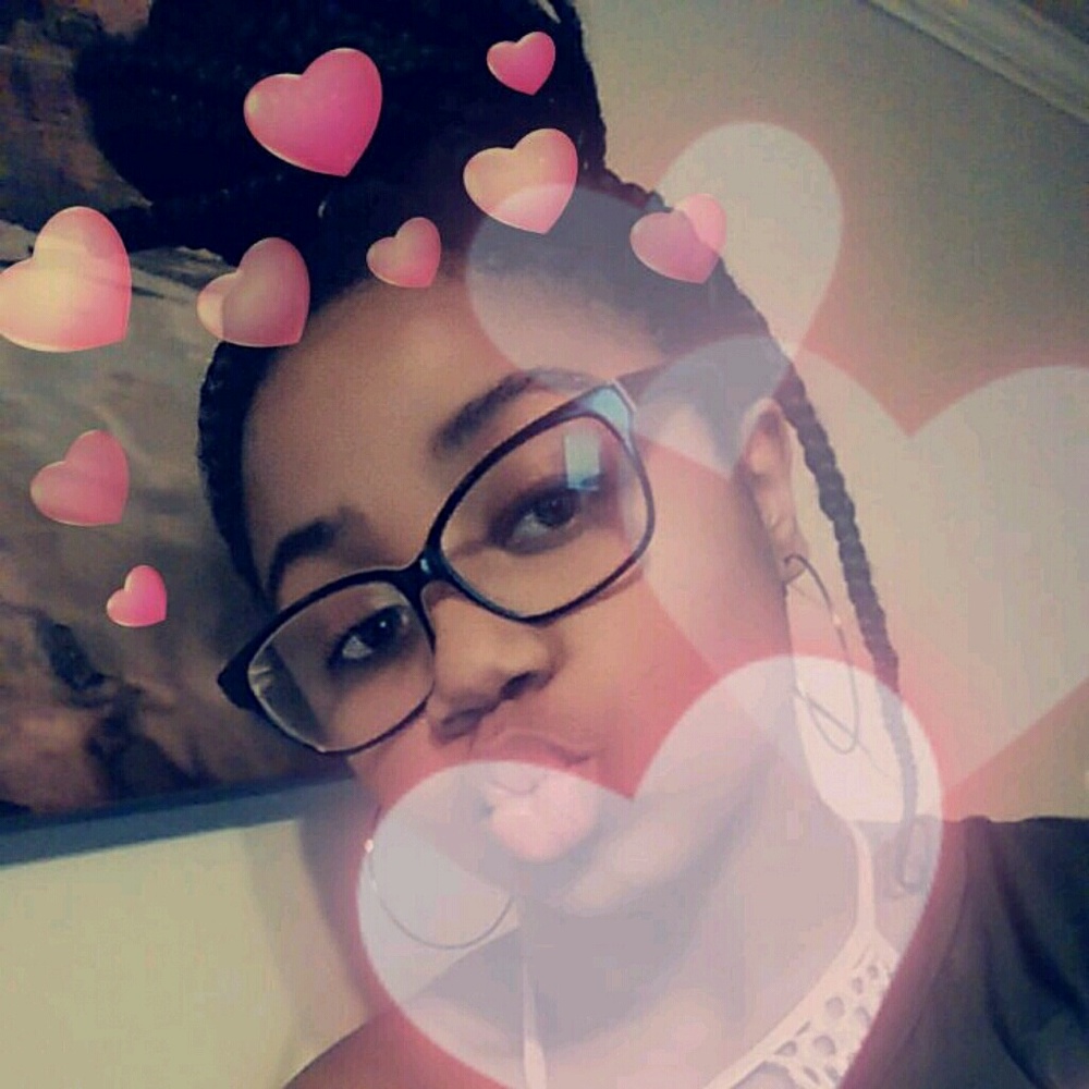 Meet your Posher, Alyssa